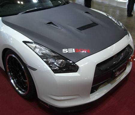 Seibon - 2009+ Nissan GT-R Seibon Dry Carbon Hood -VSII Style